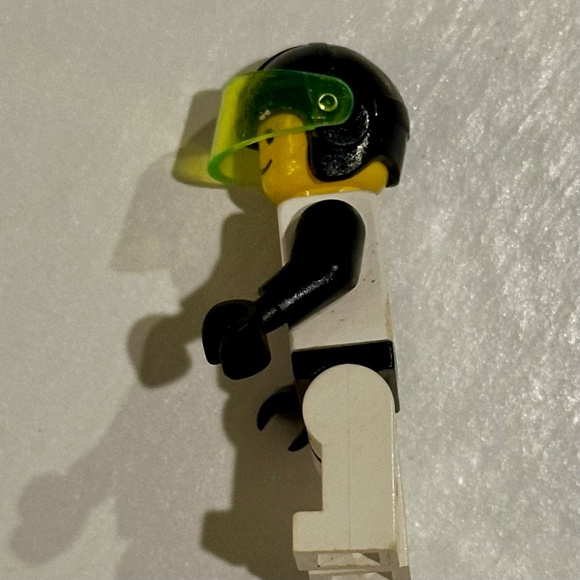 LEGO🚀🧑‍🚀 Blacktron 2 Spaceman Minifigure w/ Jet Pack (sp051 or sp055) - Picture 11 of 16